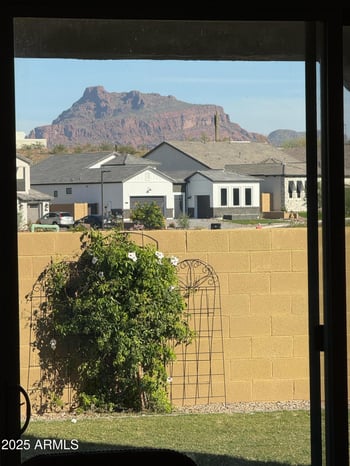 5632 Sandia St, Mesa, AZ 85215