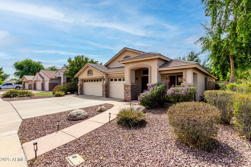 5633 Grove Cir, Mesa, AZ 85206