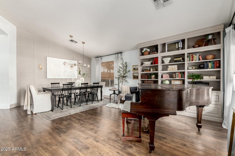 5633 Grove Cir, Mesa, AZ 85206