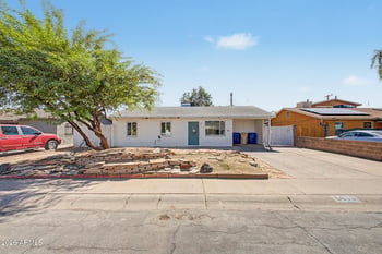 5633 N 63rd Dr, Glendale, AZ 85301