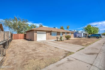 5633 N 65th Ave, Glendale, AZ 85301