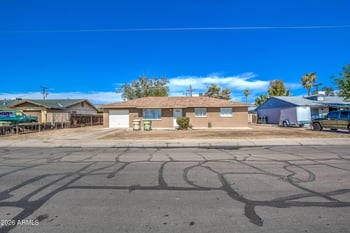 5633 N 65th Ave, Glendale, AZ 85301