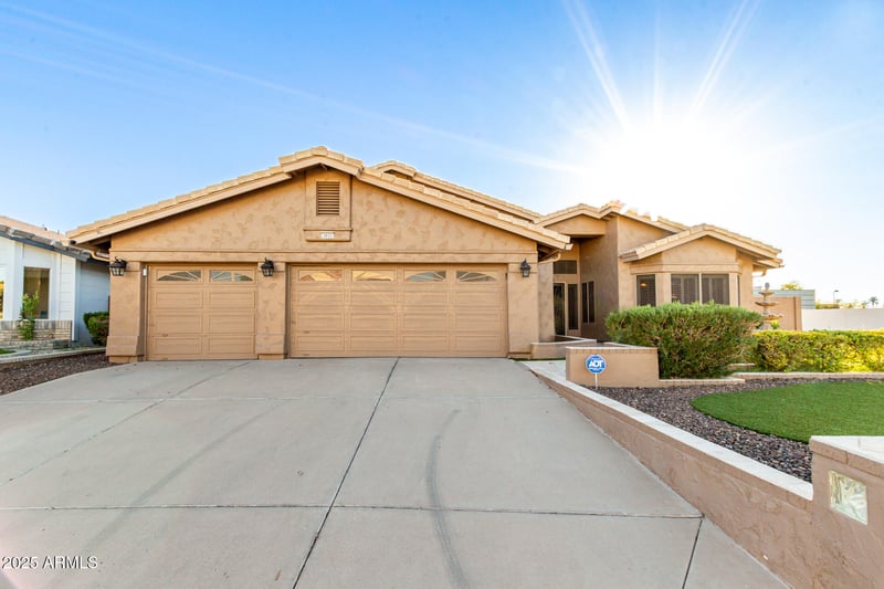 5633 Saguaro Dr, Glendale, AZ 85304