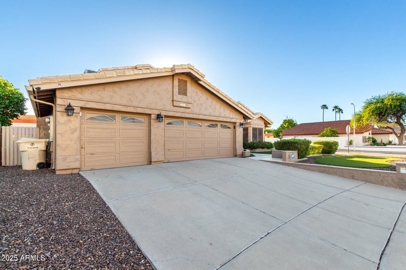 5633 Saguaro Dr, Glendale, AZ 85304