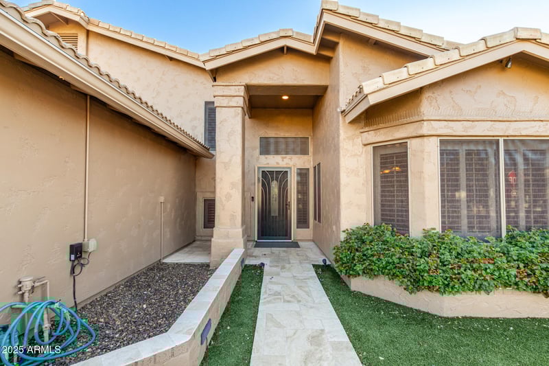 5633 Saguaro Dr, Glendale, AZ 85304
