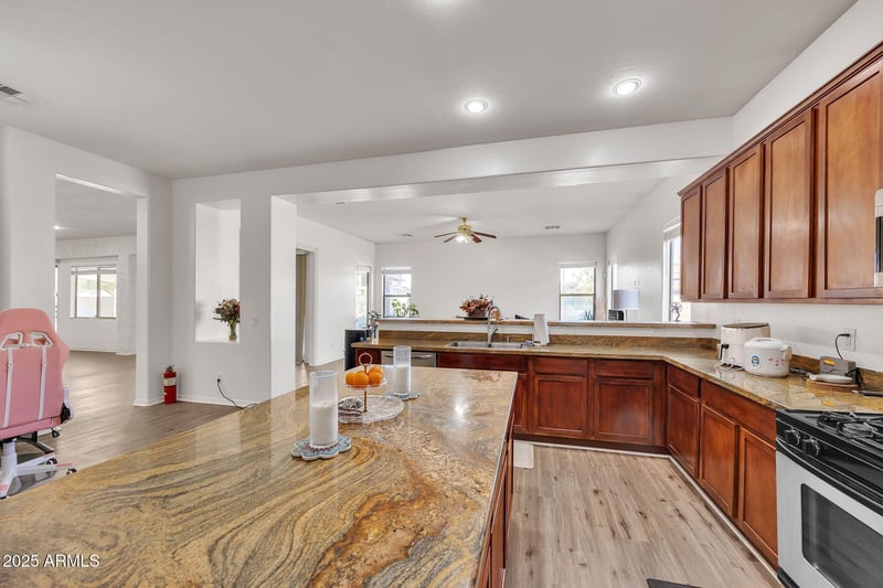 5634 82 Ave, Glendale, AZ 85303