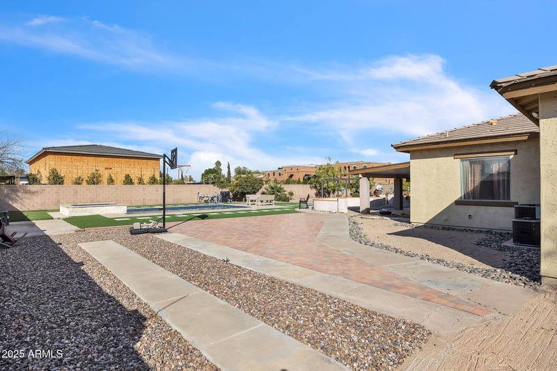 5634 82 Ave, Glendale, AZ 85303