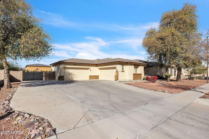 5634 82 Ave, Glendale, AZ 85303