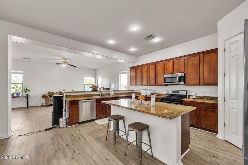 5634 82 Ave, Glendale, AZ 85303