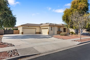 5634 82nd Ave, Glendale, AZ 85303