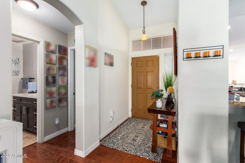 5634 W Blackhawk Dr, Glendale, AZ 85308
