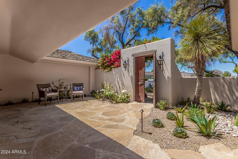 5635 Lincoln Dr #10, Paradise Valley, AZ 85253