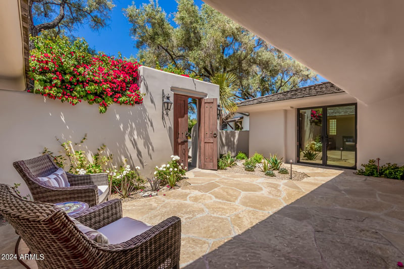 5635 Lincoln Dr #10, Paradise Valley, AZ 85253