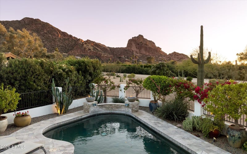 5635 Lincoln Dr #33, Paradise Valley, AZ 85253