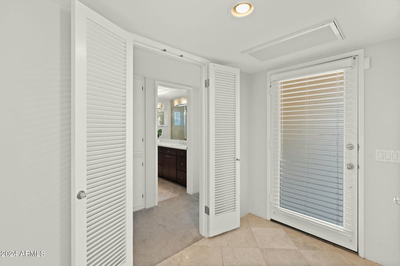 5635 E Lincoln Dr #8, Paradise Valley, AZ 85253
