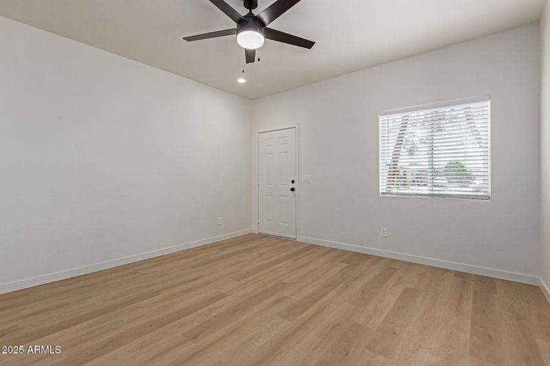 5635 S 11th Dr, Phoenix, AZ 85041