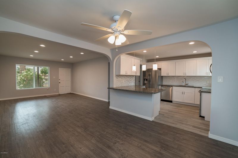 5637 N 14th Dr, Phoenix, AZ 85013