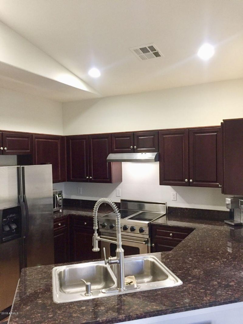 5637 S 21st Pl, Phoenix, AZ 85040