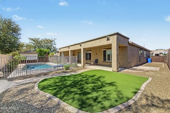5637 W Straight Arrow Ln, Phoenix, AZ 85083