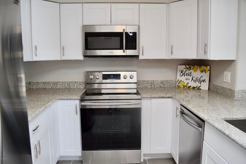 5639 W Comet Ave, Glendale, AZ 85302