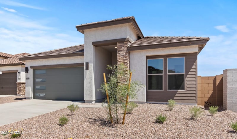 564 Aurora Dr, San Tan Valley, AZ 85140