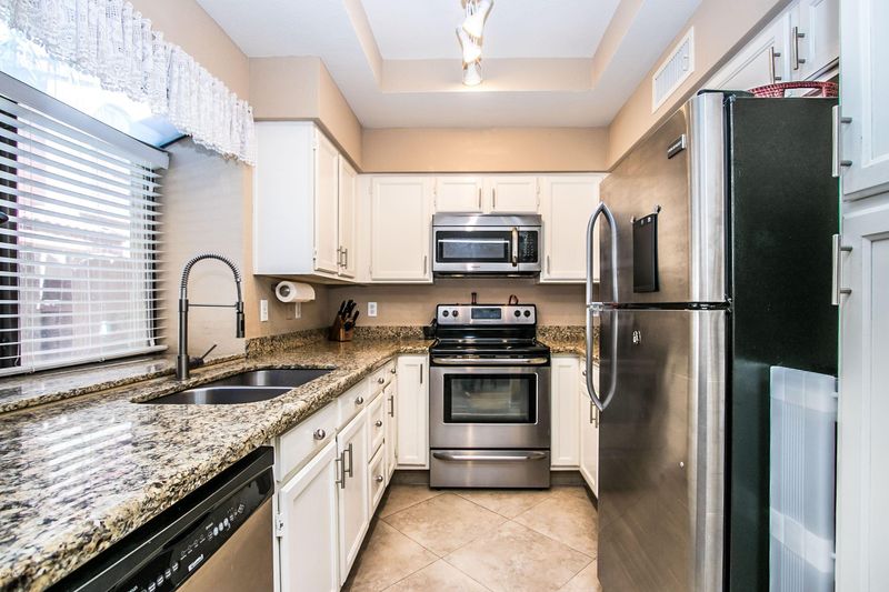 5640 E Bell Rd #1045, Scottsdale, AZ 85254