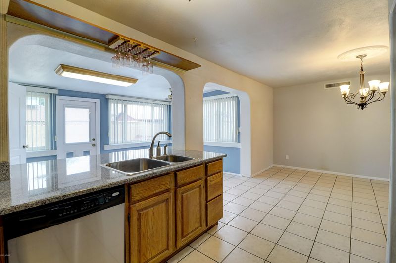 5641 W Hatcher Rd, Glendale, AZ 85302