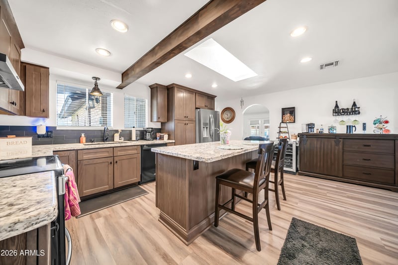 5647 W Vogel Ave, Glendale, AZ 85302