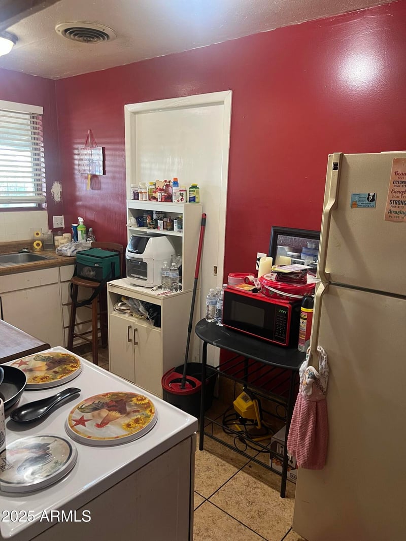 5648 Meadowbrook Ave, Phoenix, AZ 85031