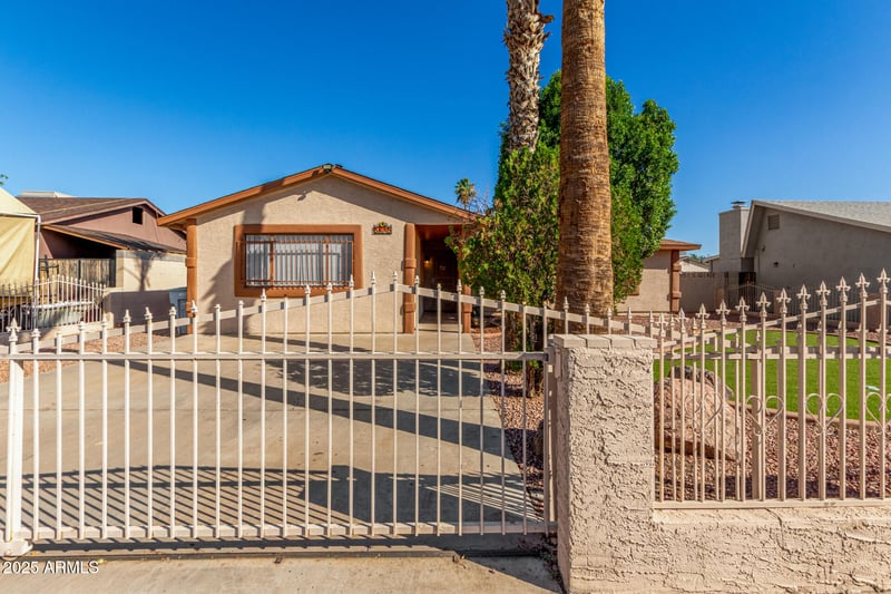 5649 Holly St, Phoenix, AZ 85035