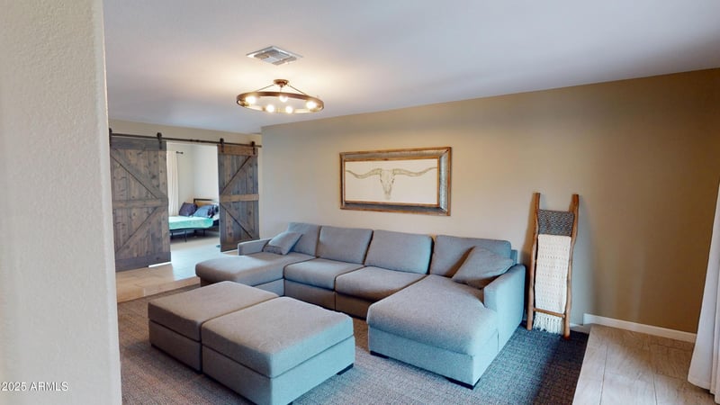 5650 Greenbriar Dr, Glendale, AZ 85308