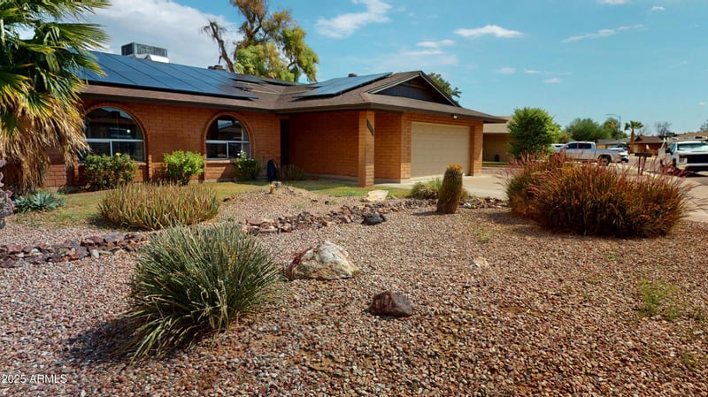 5650 Greenbriar Dr, Glendale, AZ 85308