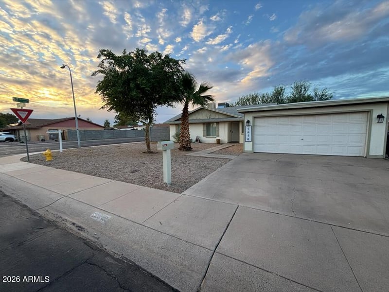 5650 W Sunnyslope Ln, Glendale, AZ 85302