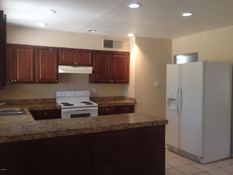 5650 W Verde Ln, Phoenix, AZ 85031