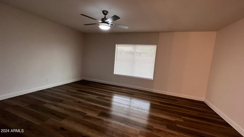 5651 48th Ln, Glendale, AZ 85301