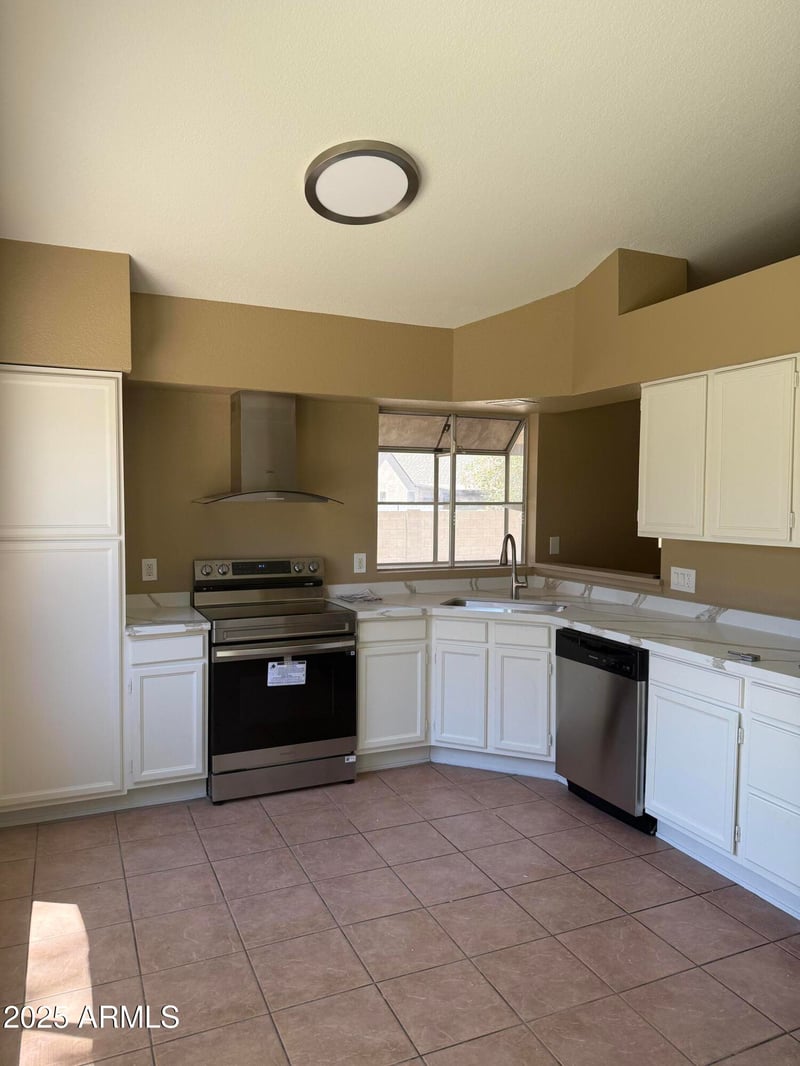 5651 Mescal St, Glendale, AZ 85304