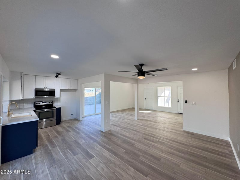 5652 Brown St, Glendale, AZ 85302