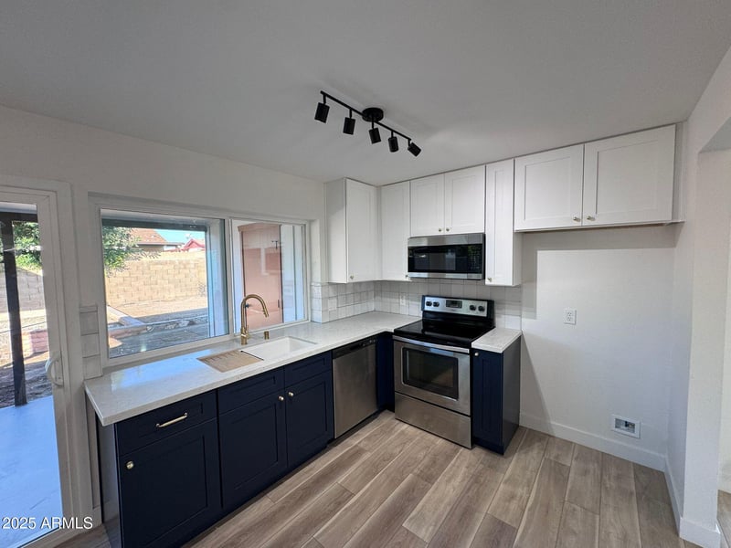 5652 Brown St, Glendale, AZ 85302