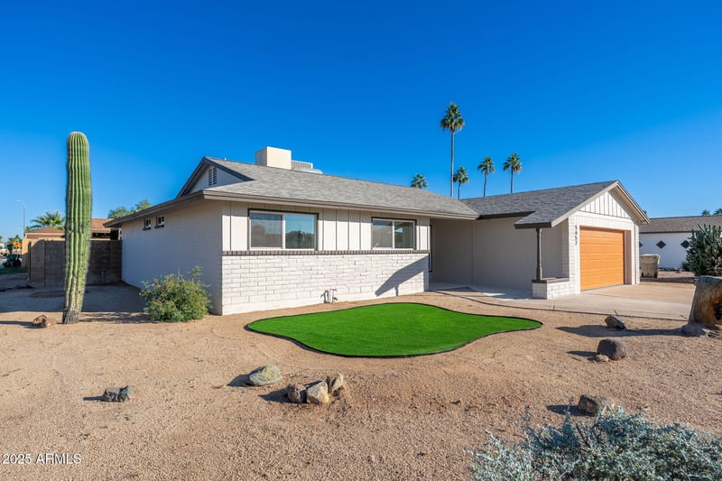 5652 Brown St, Glendale, AZ 85302