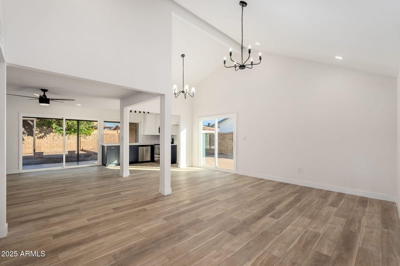 5652 Brown St, Glendale, AZ 85302