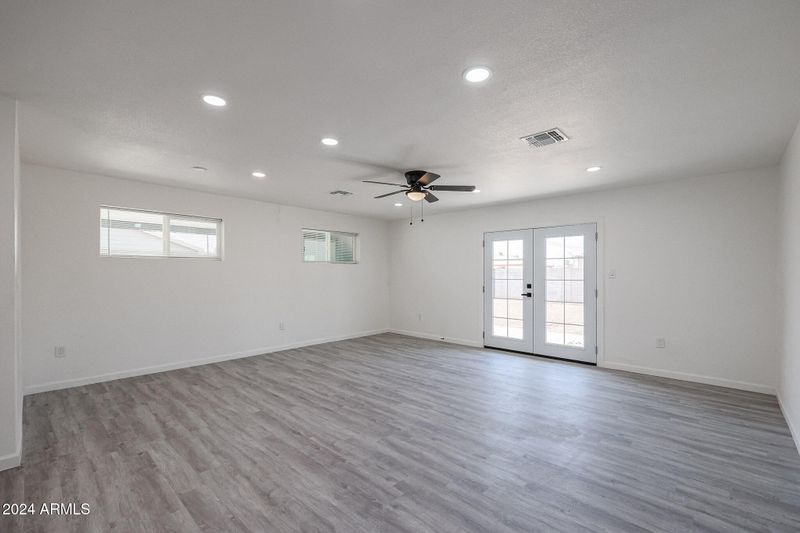 5654 N 19th Ave, Phoenix, AZ 85015
