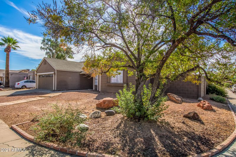 5657 W Mescal St, Glendale, AZ 85304
