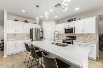 5659 87th Dr, Glendale, AZ 85305