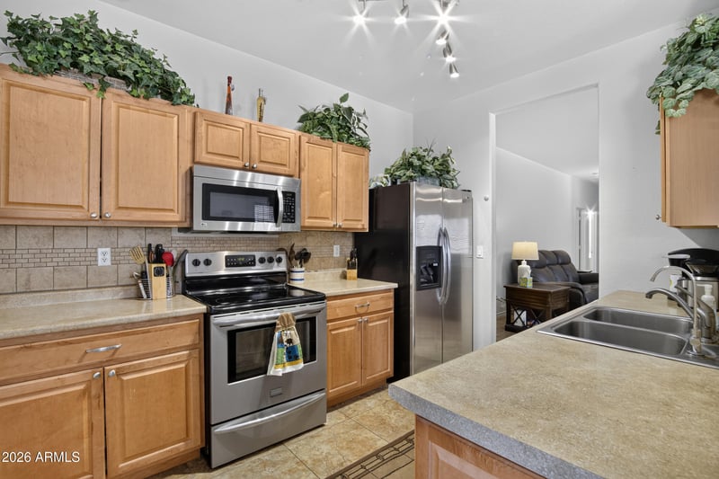 566 Renegade Pl, San Tan Valley, AZ 85143