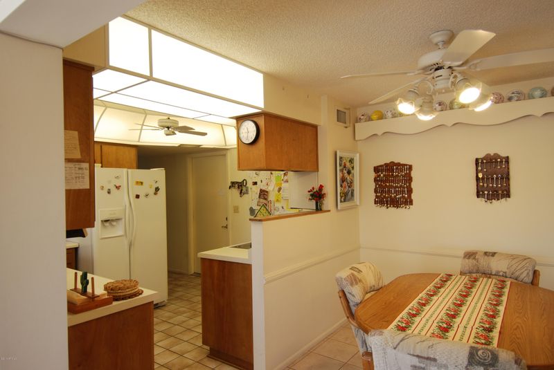 566 S Roanoke Ave, Mesa, AZ 85206