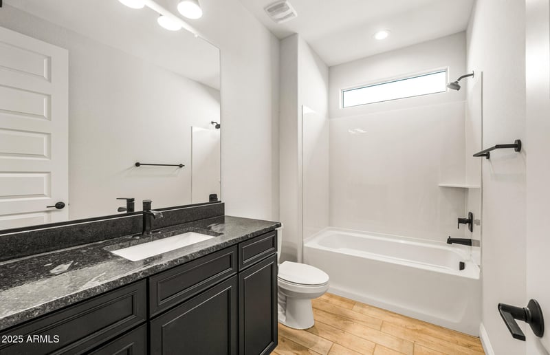 5664 176th Ln, Litchfield Park, AZ 85340