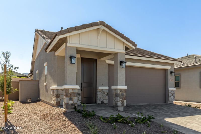 5664 205th Ln, Buckeye, AZ 85396