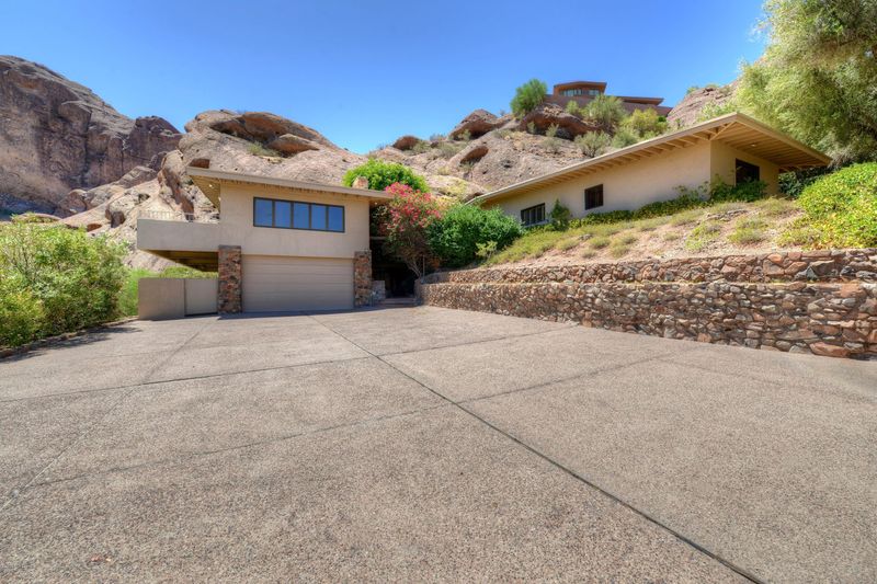 5665 N Camelback Canyon Dr, Phoenix, AZ 85018