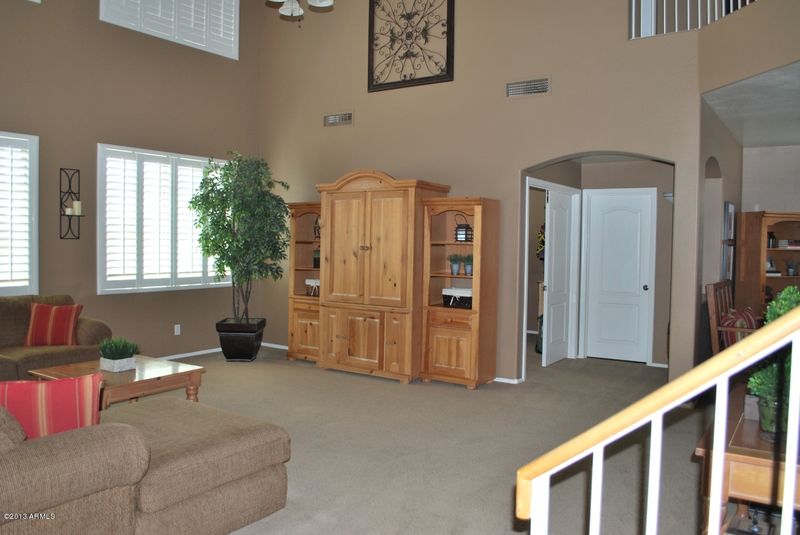 5667 W Harmont Dr, Glendale, AZ 85302