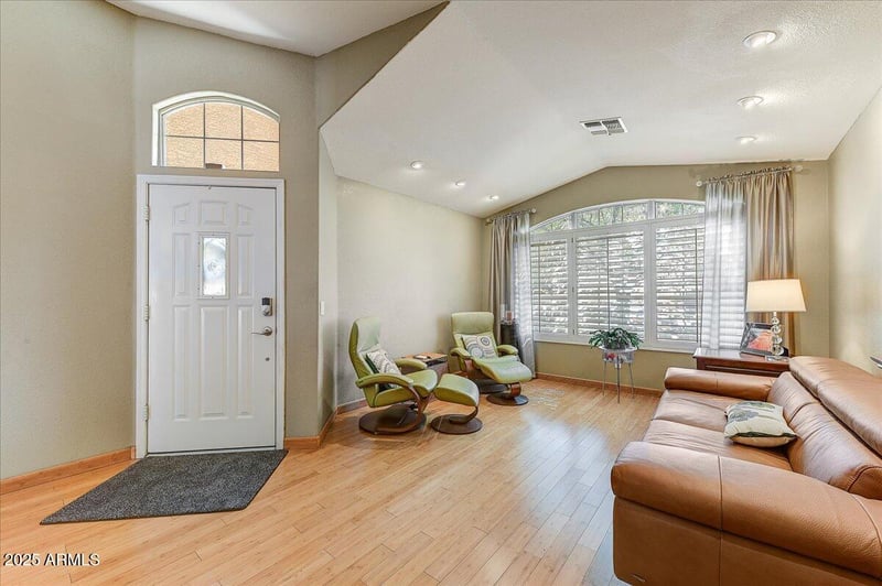 5674 North Ln, Glendale, AZ 85302